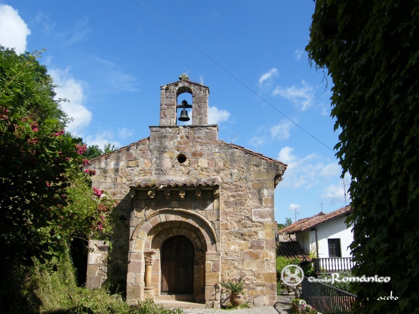 Molledo.San Lorenzo.Portada oeste