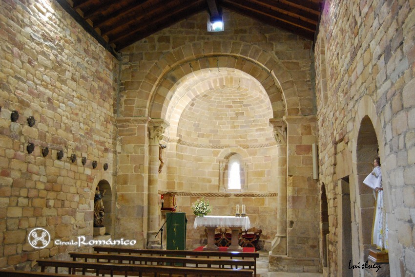 San Martin de Quevedo.Santa Maria.Interior de la nave y el abside