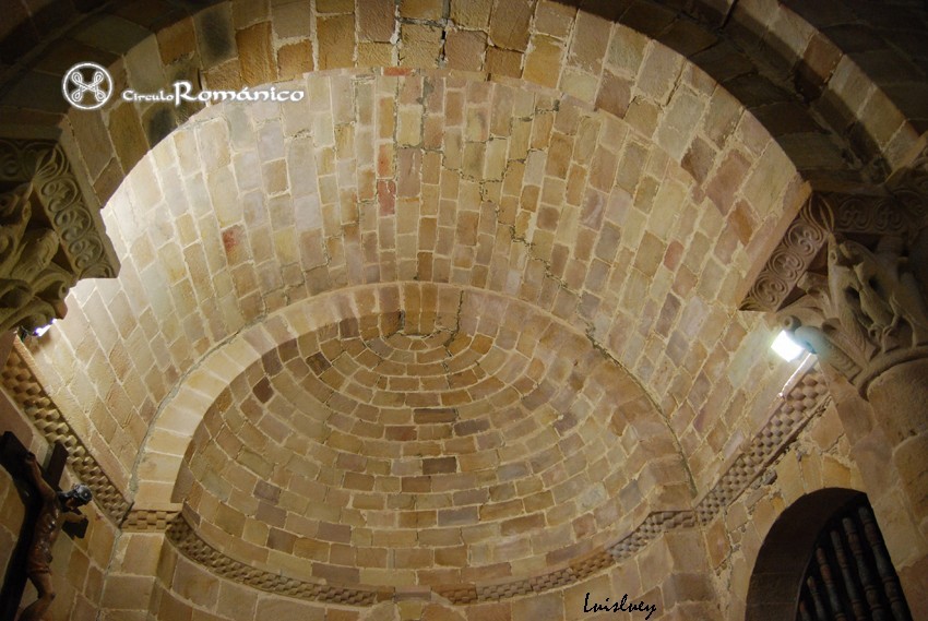 San Martin de Quevedo.Santa Maria.Boveda de horno y de cañon