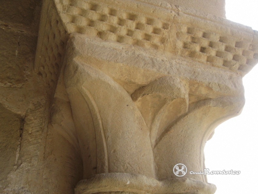 Beleña de Sorbe.San Miguel.Capitel de la galeria