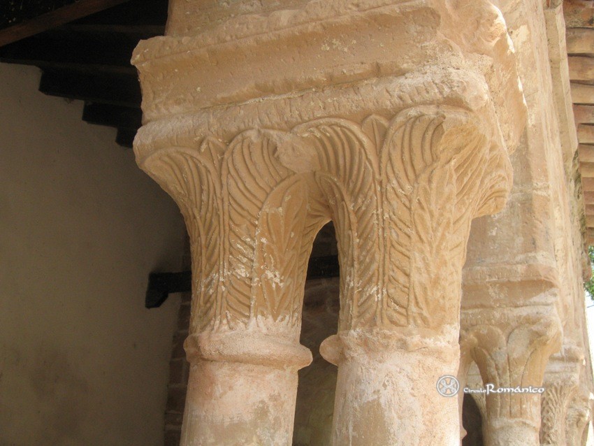 Carabias. San Salvador. Capitel vegetal