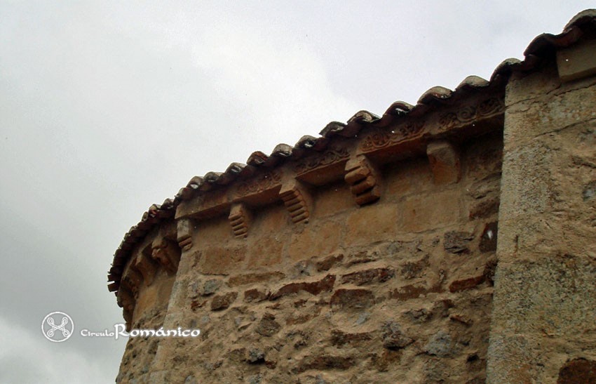 Hinojosa. Ermita de Santa Catalina. Canecillos de rollo