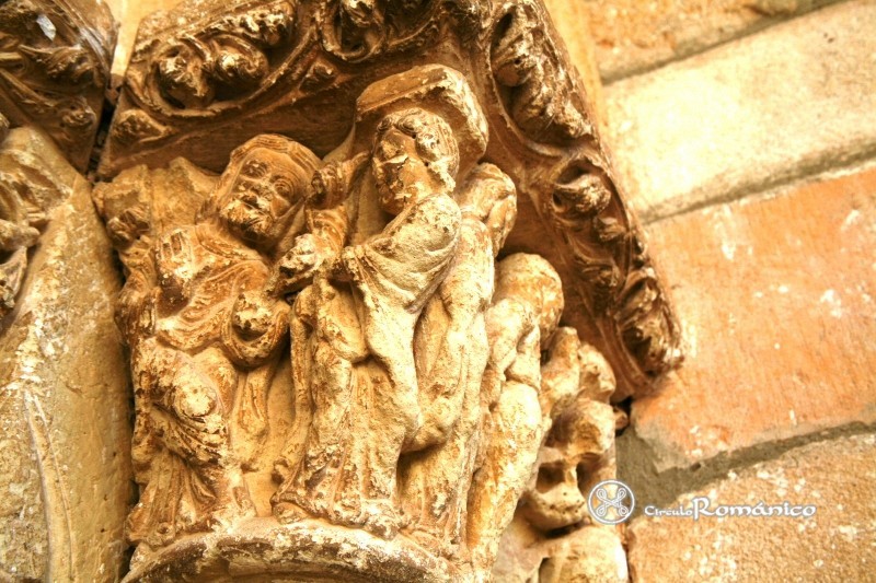 Ahedo de Butron.Nuestra Sra de la Asuncion. Capitel con escena figurada