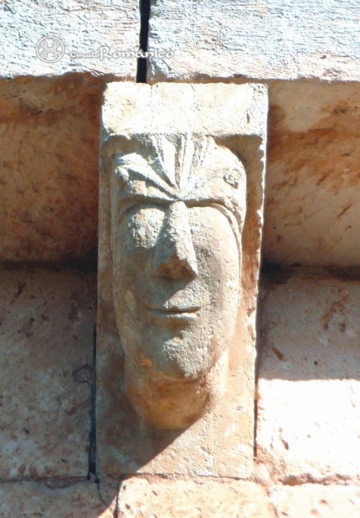 Arenillas de Villadiego. San Martin Obispo. Canecillo con cabeza