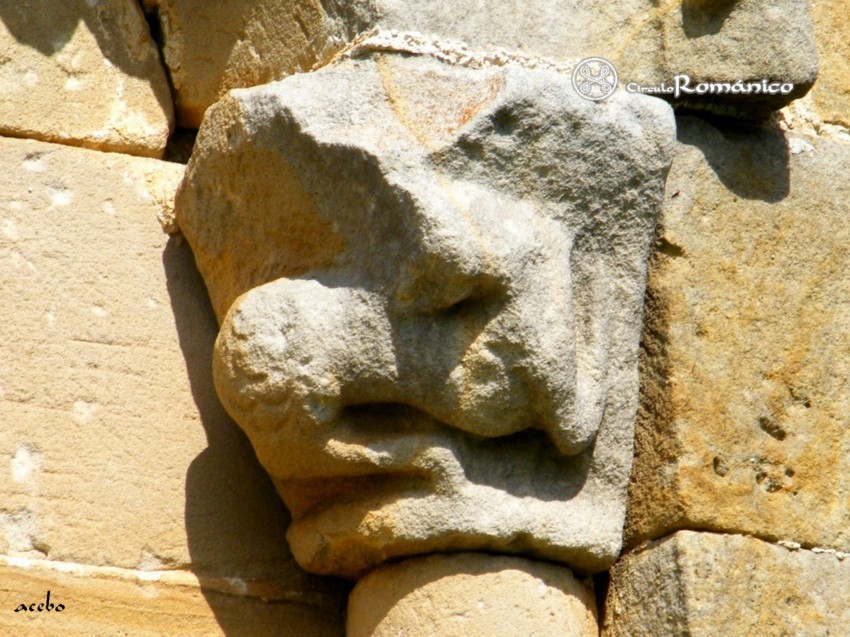Barcena de Pienza. Nuestra Sra de la Asuncion.Capitel figurado del lado derecho