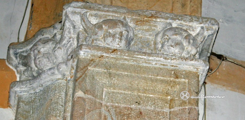 Colina de Losa. Expectacion de Nuestra Señora. Cimacio zoomorfo a modo de capitel