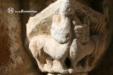 Crespos. Inmaculada Concepcion. Capitel con animales enfrentados