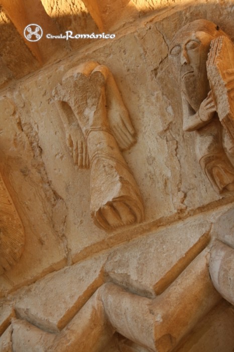 Miñon de Santibañez. San Pedro.Personaje descabezado