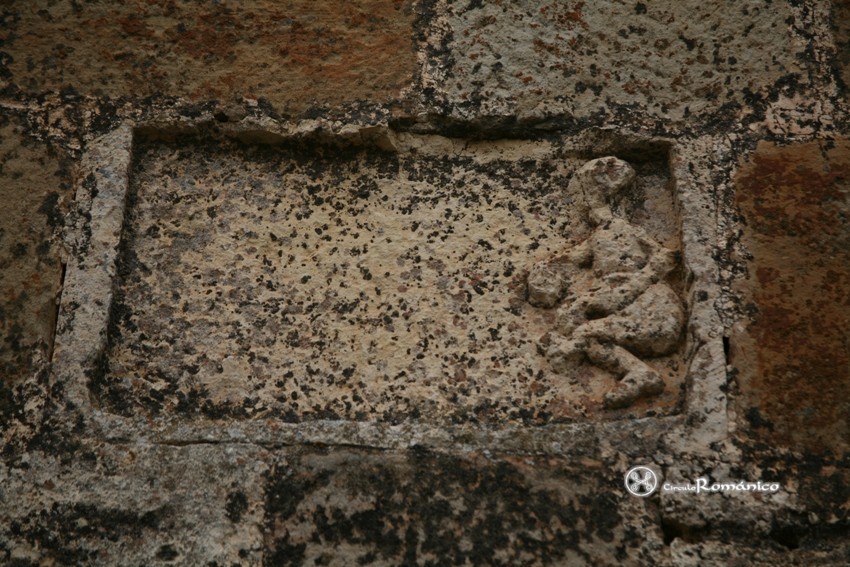 Montorio. San Juan Evangelista. Detalle del relieve