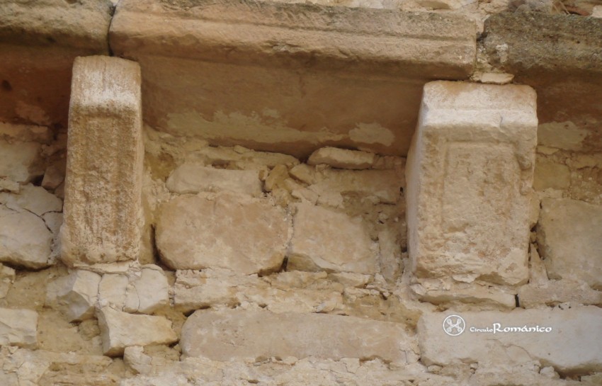 Paralacuesta. San Miguel Arcángel. Capiteles geométricos