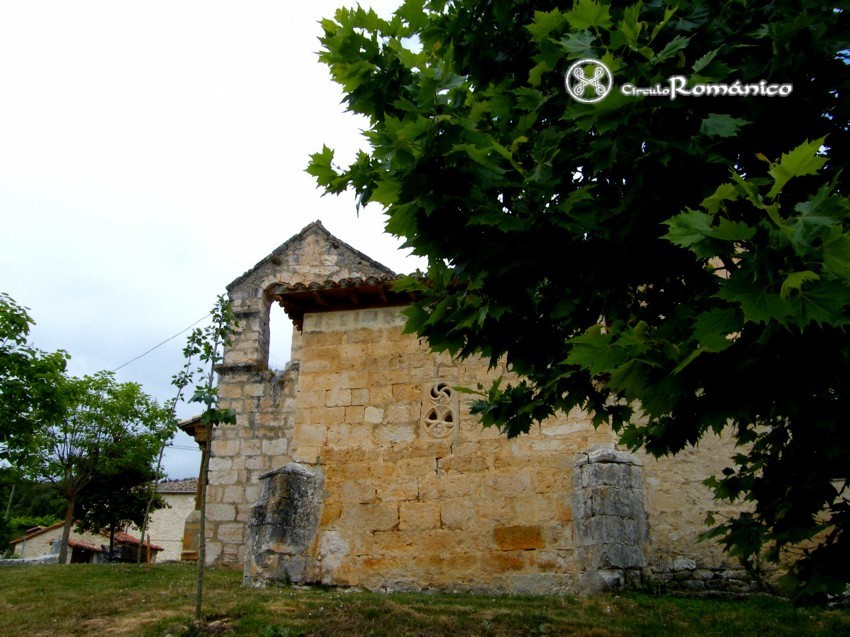 Salazar. Iglesia de San Bartolome. Muro este