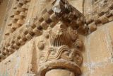 Valdenoceda. San Miguel Arcángel. Capitel vegetal, exterior izquierdo 