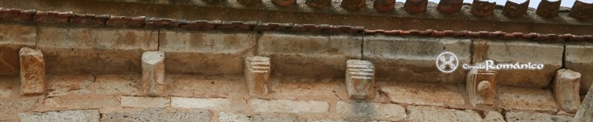 Villadiego. San Lorenzo. Canecillos geométricos y con bolas
