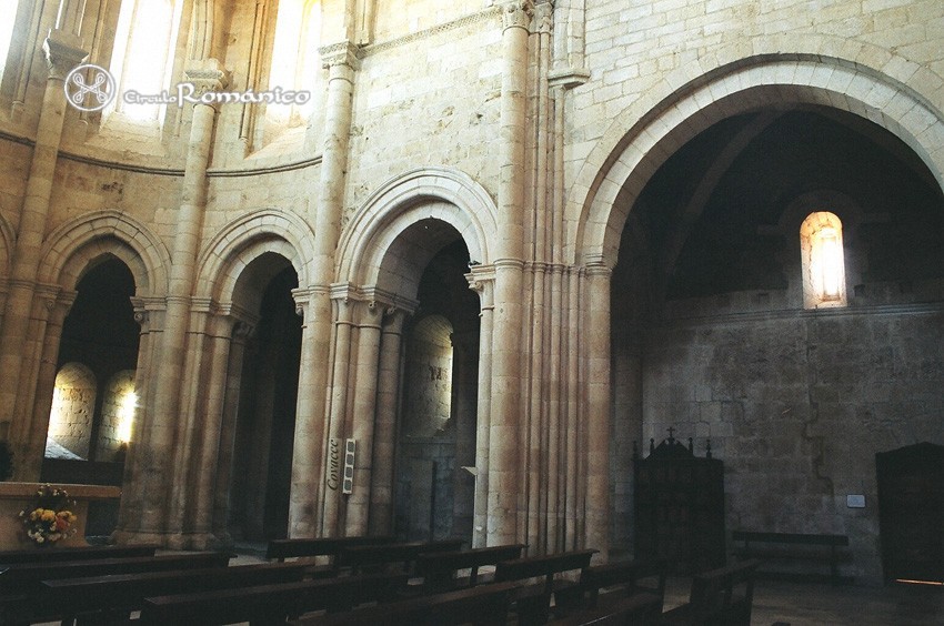 Gradefes. Monasterio de Santa Maria. Abside y presbiterio