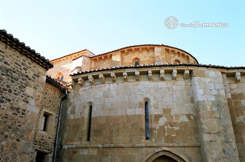 Gradefes. Monasterio de Santa Maria. Presbiterio
