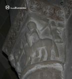 Cabria. San Andres. Detalle de caballero en el arco triunfal