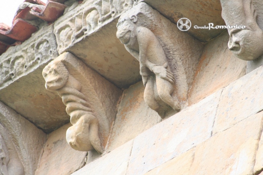 Matalbaniega. San Martin. Canecillos figurados