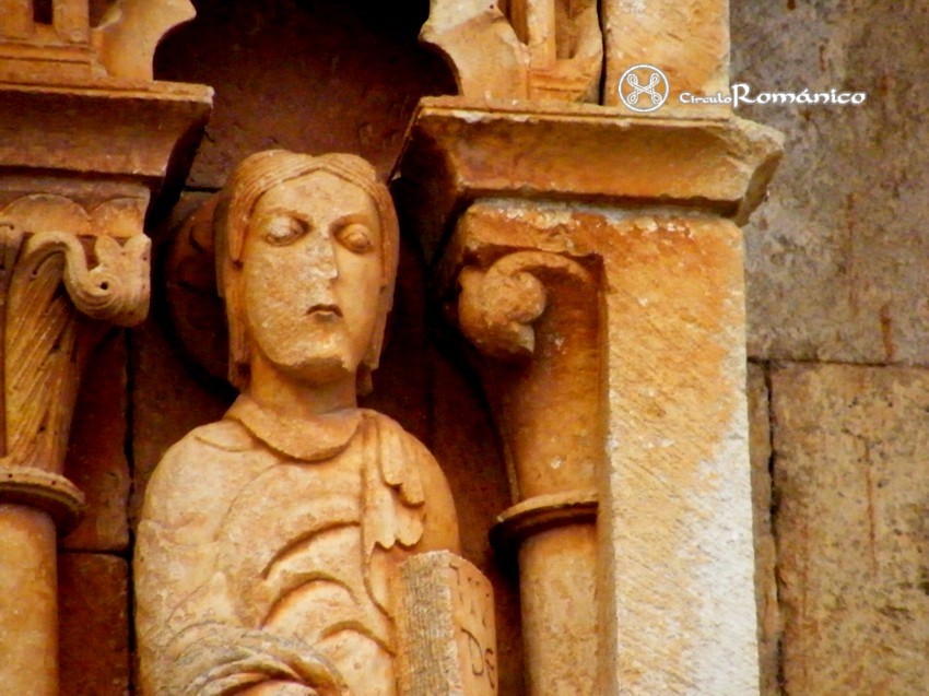 Moarves de Ojeda. San Juan Bautista. Cabeza de apostol
