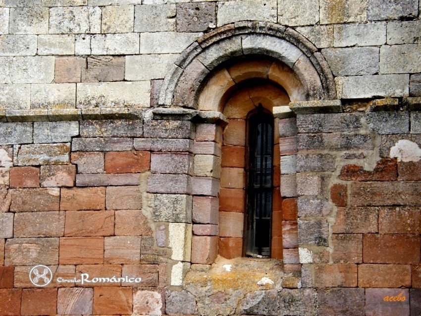 Nogales de Pisuerga.San Juan Bautista.Ventana