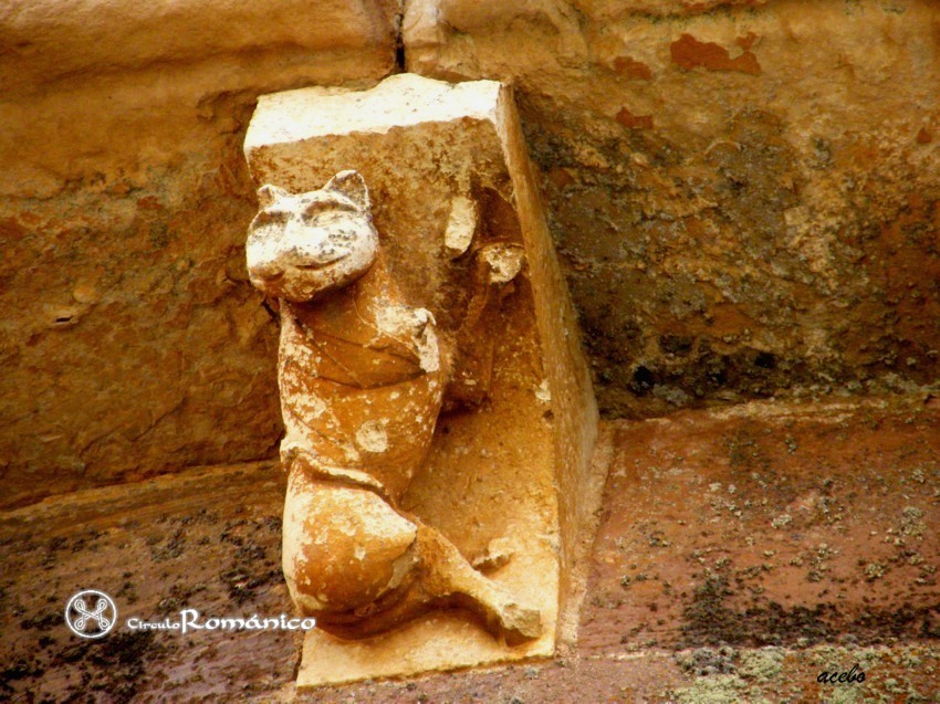 Nogales de Pisuerga.San Juan Bautista.Canecillo zoomorfo