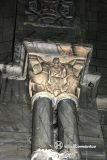 Revilla de Collazos. San Andres. Capitel del lado del evangelio del arco triunfal: Ascension de Alejandro