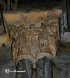 Revilla de Collazos. San Andres. Capitel del lado de la epistola del arco triunfal: Tregua Domini