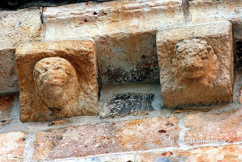 Salamanca. San Cristobal. Canecillos con cabezas de animales