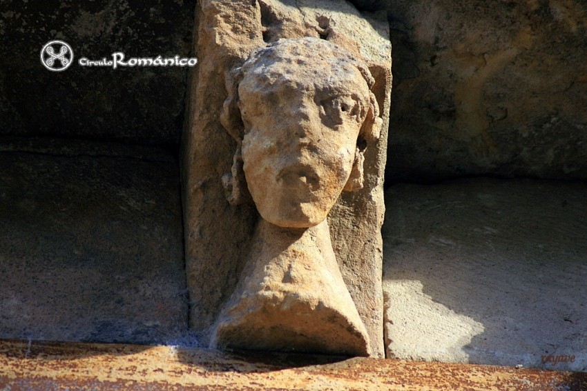 Salamanca. San Juan de Barbalos. Canecillo: cabeza masculina