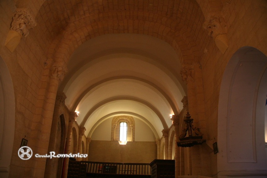 Caballar. La Asuncion de Nuestra Señora. Interior de la nave hacia los pies