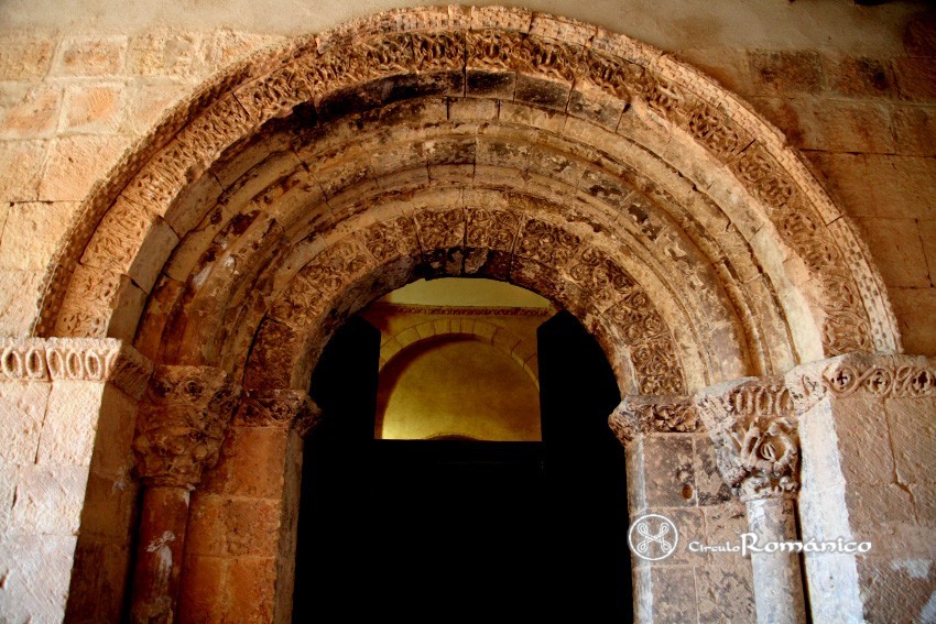 Caballar. La Asuncion de Nuestra Señora. Portada del portico