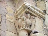 Cabañas de Polendos. San Lorenzo. Capitel con arpias del vano