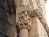 Cerezo de Arriba. San Juan Bautista. Detalle de capitel con grifos enfrentados