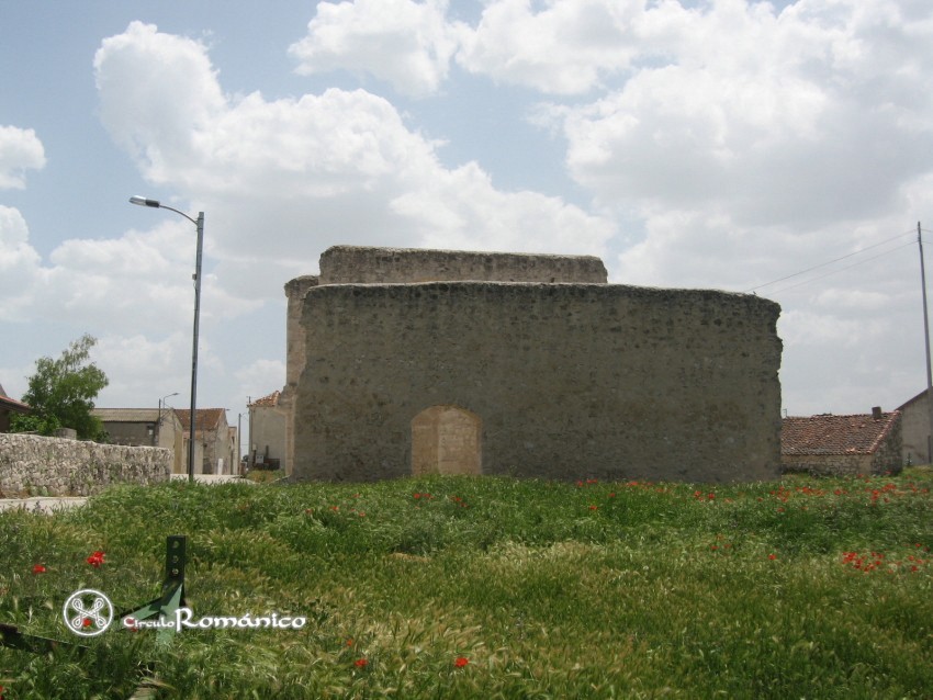 Cozuelos de Fuentidueña. Muro de la Casa Grande