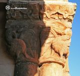 Grado del Pico. San Pedro Apostol. Capitel con arpias