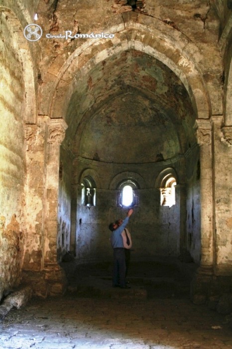 Losa, La. San Pedro. Interior del templo