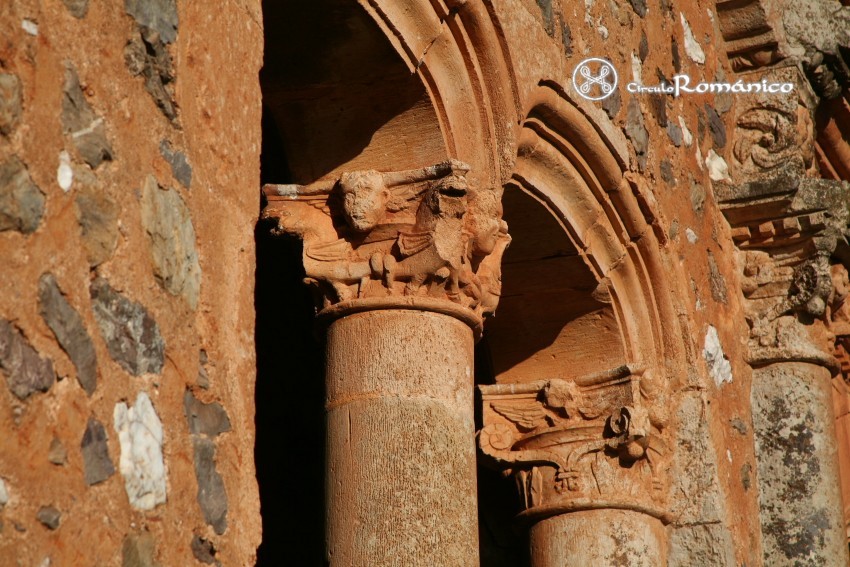 Negredo, El. Valfermoso. Detalle de la galería