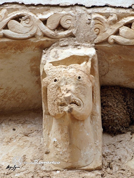Olmo, El. Virgen del Olmo. Canecillo monstruoso