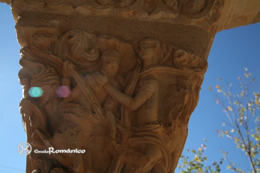 Revilla de Orejana. San Juan Bautista. Capitel figurado