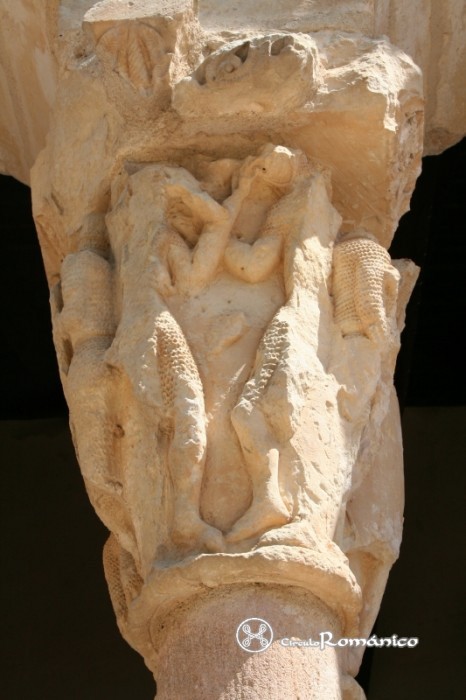 San Pedro de Gaíllos. San Pedro. Capitel con personajes con cota de malla