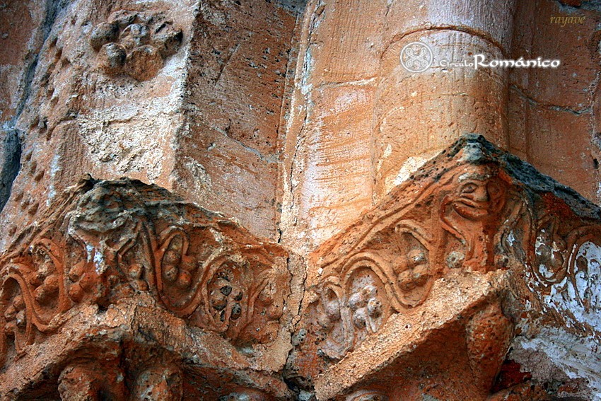 Alpanseque. Nuestra Señora de la Asunción. Detalle de imposta vegetal