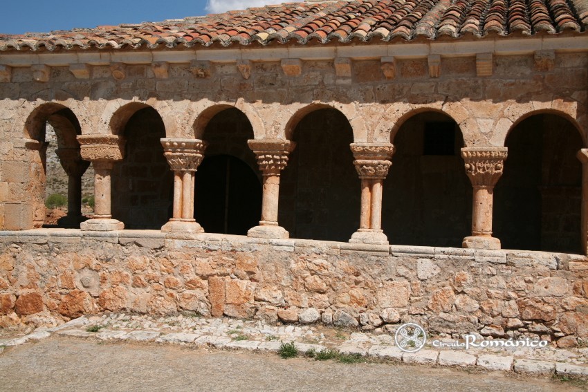 Andaluz. San Miguel. Galeria porticada