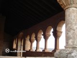 Andaluz. San Miguel. Interior de la galería porticada desde el oeste