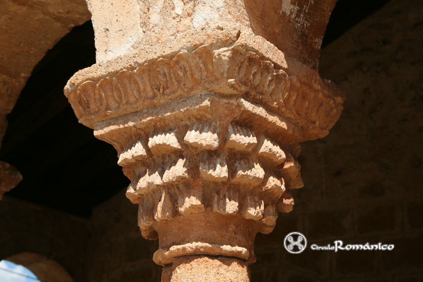 Andaluz. San Miguel. Capitel vegetal
