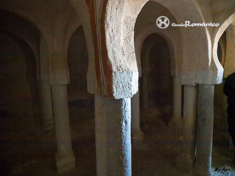 Casillas de Berlanga. San Baudelio. Interior de la zona de los arcos