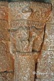 Llamosos, Los . Asunción de la Virgen. Capitel figurado del lado izquierdo