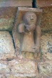 Tera. Nuestra Señora del Carmen.Canecillo figurado