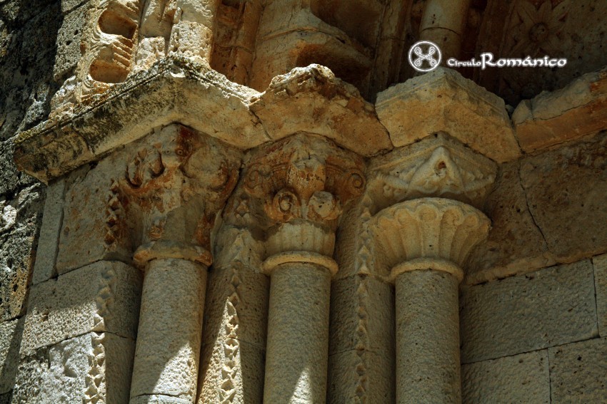 Wamba. Santa María. Capiteles del lado izquierdo