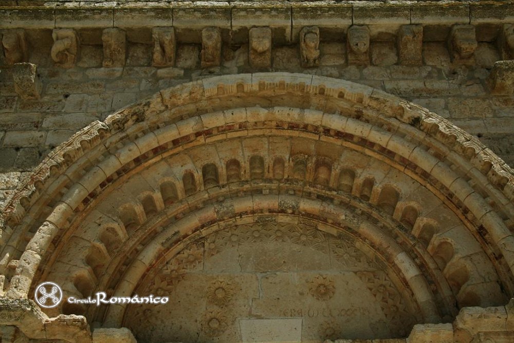 Wamba. Santa María. Detalle de lasarquivoltas