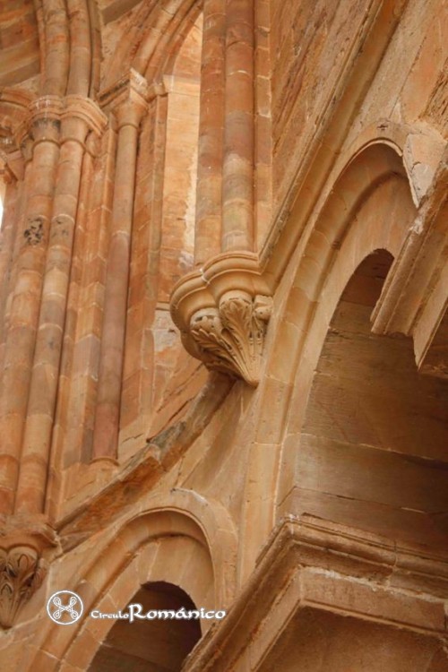 Moreruela. Santa Maria. Detalle de mensula que sostiene los nervios de la cubierta