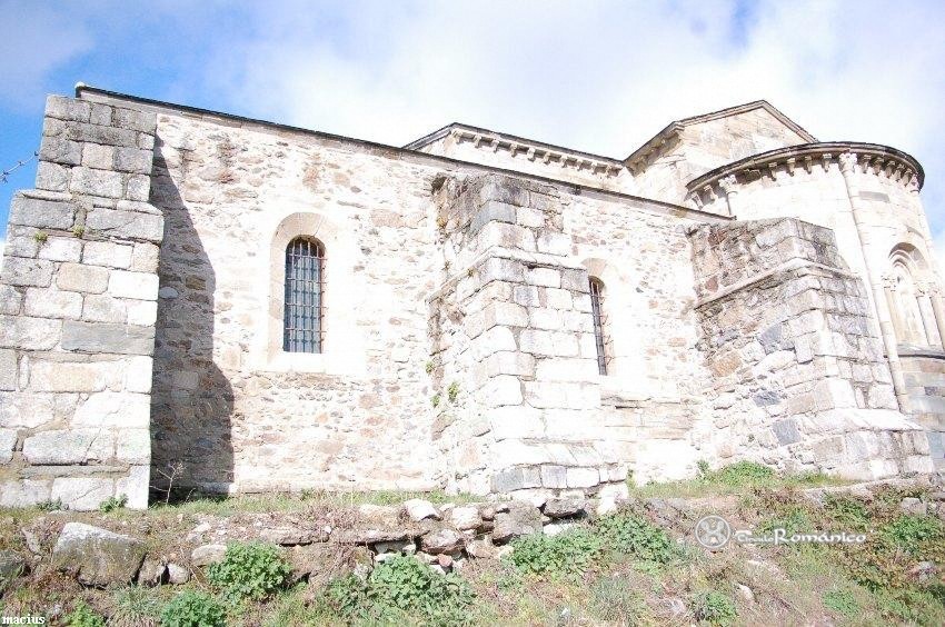 San Martín de Castañeda. Monasterio de San Martín. Lado este continuación de la cabecera